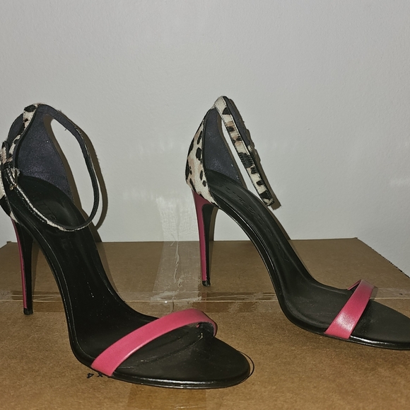 Authentic BURBERRY Cidnay Calf Leather Fuschia Heel Sandals sz 39 - Picture 2 of 6